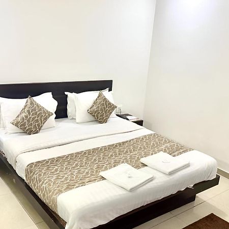 Hotel Dev Palace Ahmedabad Luaran gambar